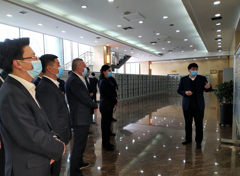北大荒集团办公室党支部组织参观农垦体制改革成就展
