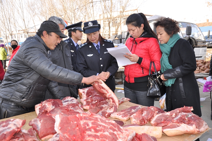 嫩北农场开展生猪及畜禽违规屠宰经营专项检查(图2)