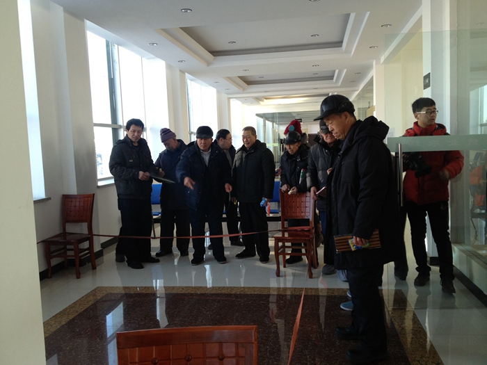 嫩北农场组织农场离退休干部游园活动(图1)