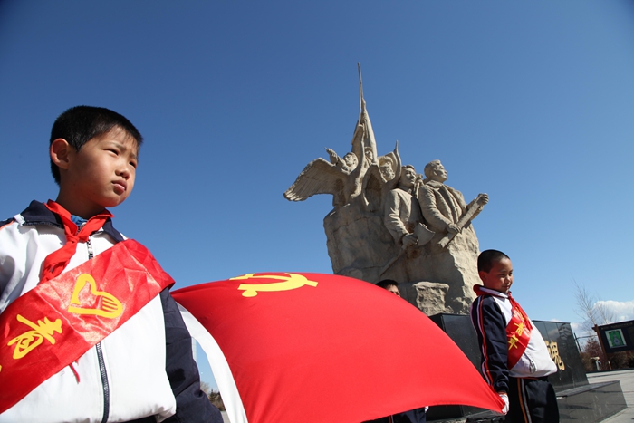 缅怀垦荒先烈 放飞心中梦想(图1)