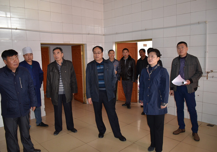 管理局领导深入基层检查国庆期间安全工作(图1)