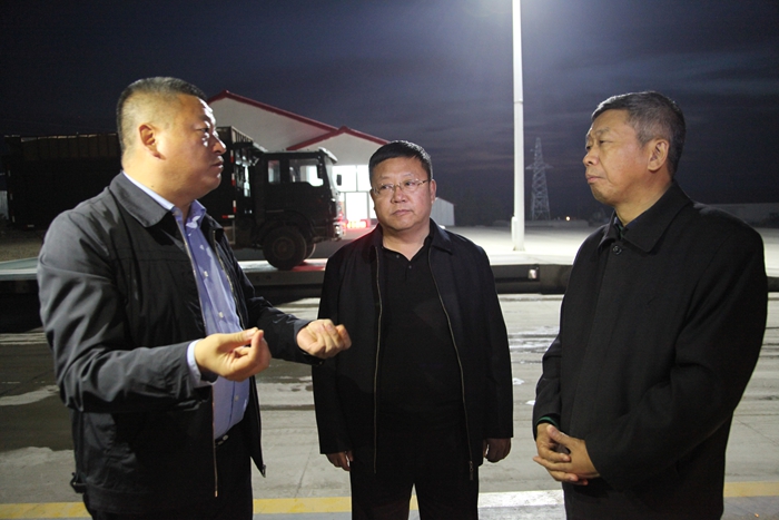 王晓春陪同高跃辉到嫩北农场调研(图1)