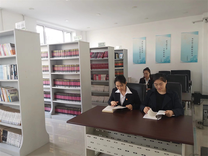 前进农场有限公司用好“三学”贯彻十九届六中全会精神(图2)
