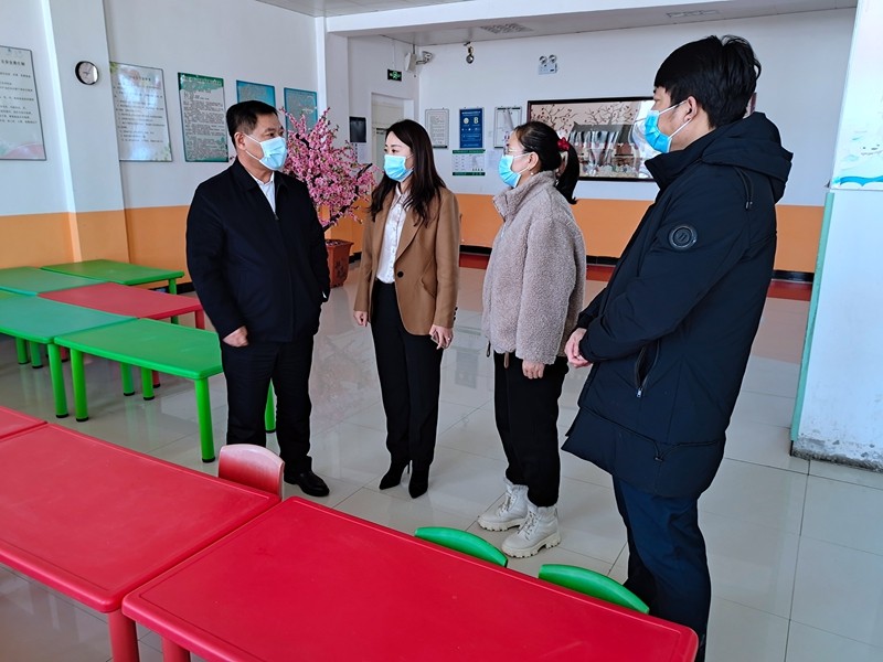 姜云涛到前进农场幼儿园检查指导工作(图1)