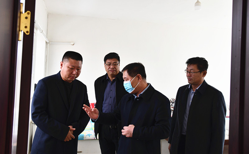 姜云涛到管理区检查指导当前重点工作(图1)