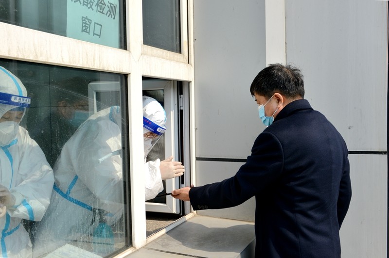 张宝林到前进农场有限公司检查指导疫情防控和备耕生产工作(图1)