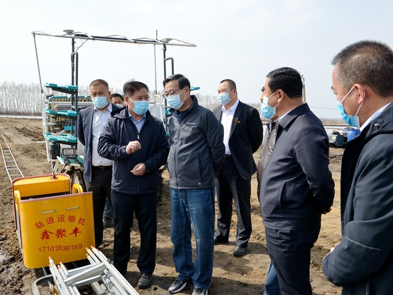 柳毅到前进农场有限公司调研备耕生产和疫情防控工作(图1)