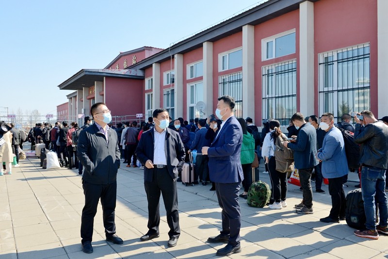 李建军到火车站检查指导疫情防控工作(图3)