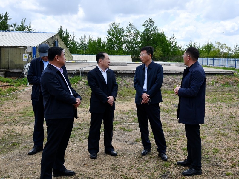 郐思维到前进农场有限公司检查指导环保工作(图2)