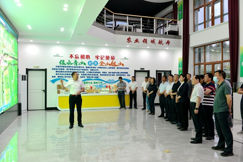 水利部松辽委马铁民一行到前进农场有限公司调研(图1)