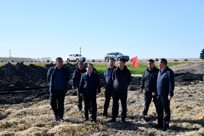 郐思维到前进农场检查指导秋收生产工作(图2)