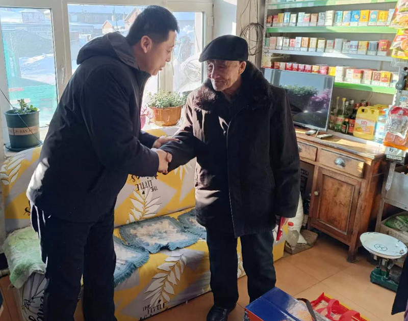 李文鹏到前进农场有限公司走访慰问离休老干部(图1)