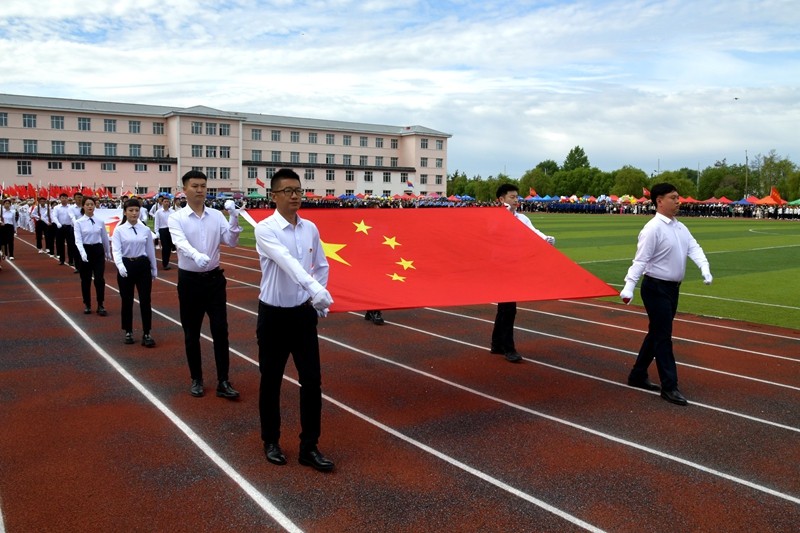 前进农场有限公司第一届职工暨中小学田径运动会精彩纷呈(图2)