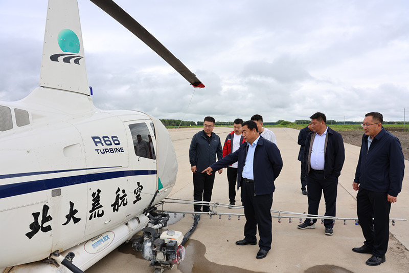 李建军深入基层检查指导农业生产和安全生产工作(图2)