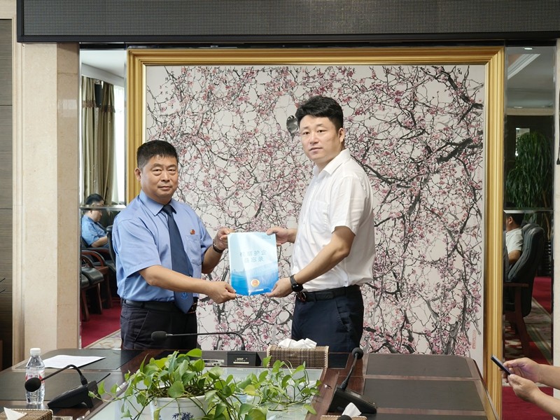 前进农场有限公司“检察护企”服务站揭牌仪式暨检企座谈会圆满举行(图2)