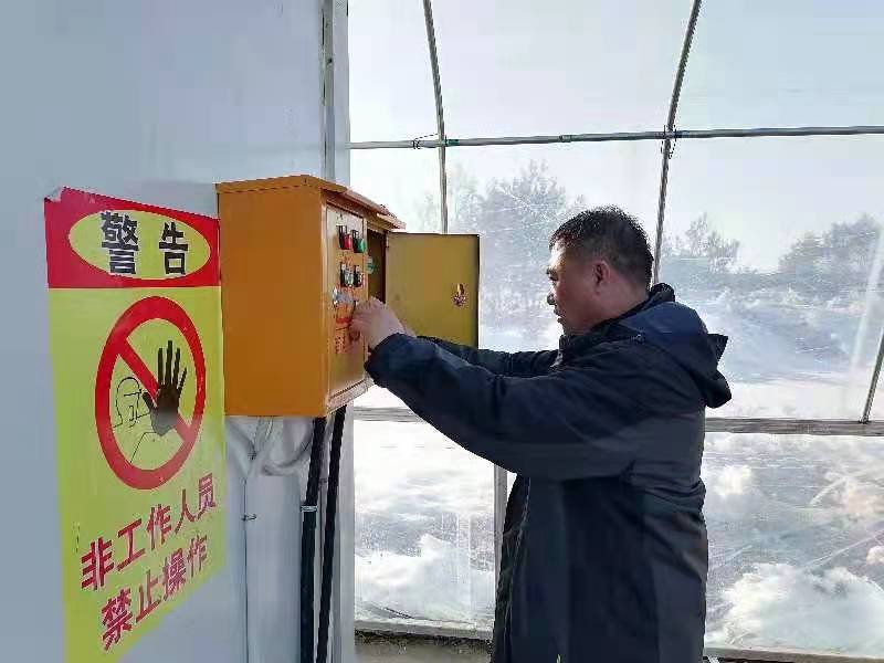 前进农场有限公司开展叠盘暗室设备检修 安全生产备春耕(图2)