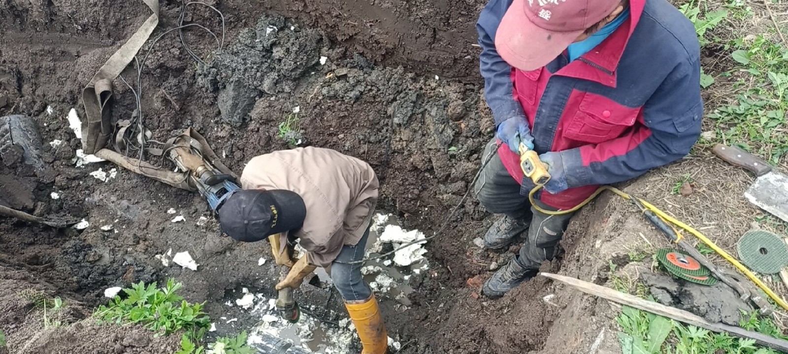 供热站深入推进能力作风建设 保障居民温暖过冬(图1)