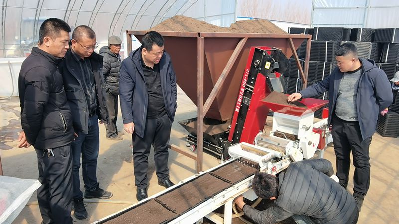 第十一管理区精准“把脉问诊”筑牢农机安全防线(图2)
