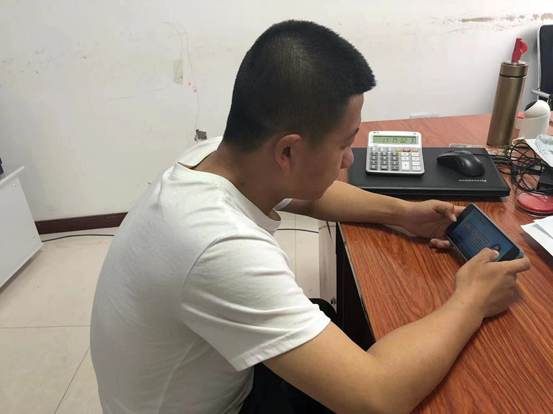 前进农场有限公司第十管理区组织学习观看“提升能力作风 锻造过硬本领”专题讲座(图1)