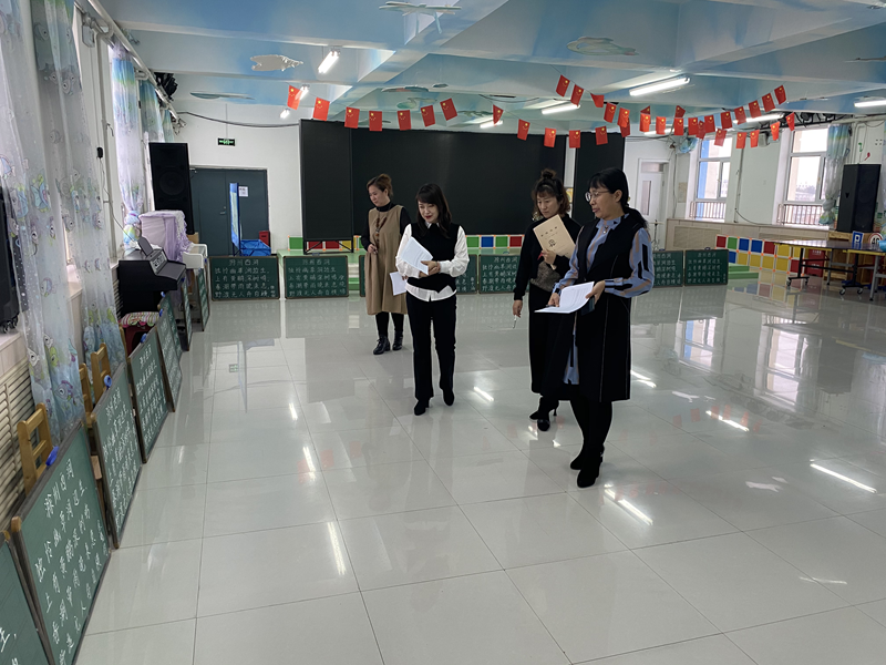 前进农场有限公司幼儿园开展“教师粉笔字”大赛(图1)