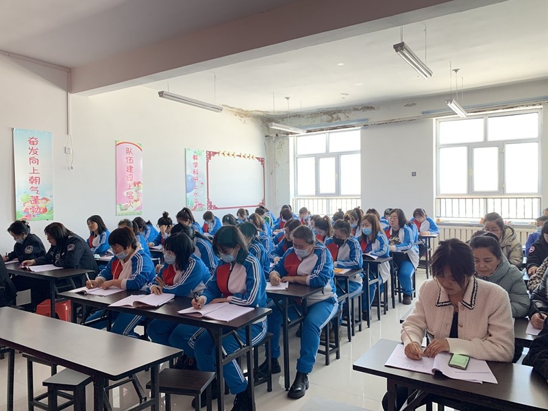 前进农场有限公司幼儿园就新学期开学工作“布局谋篇”(图2)