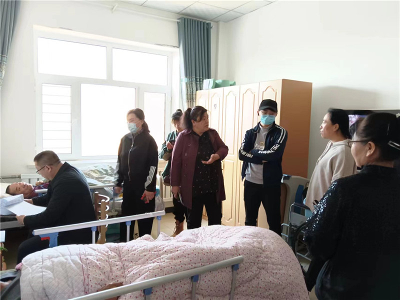 北大荒集团建三江医院上门办理残疾证 暖心服务送到家(图2)
