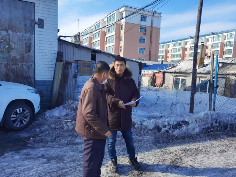 前进农场有限公司社区打响环境整治“春季战役”(图1)