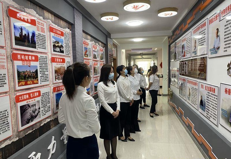 前进农场有限公司幼儿园党支部“三个扎实”深入践行党的二十大精神(图3)