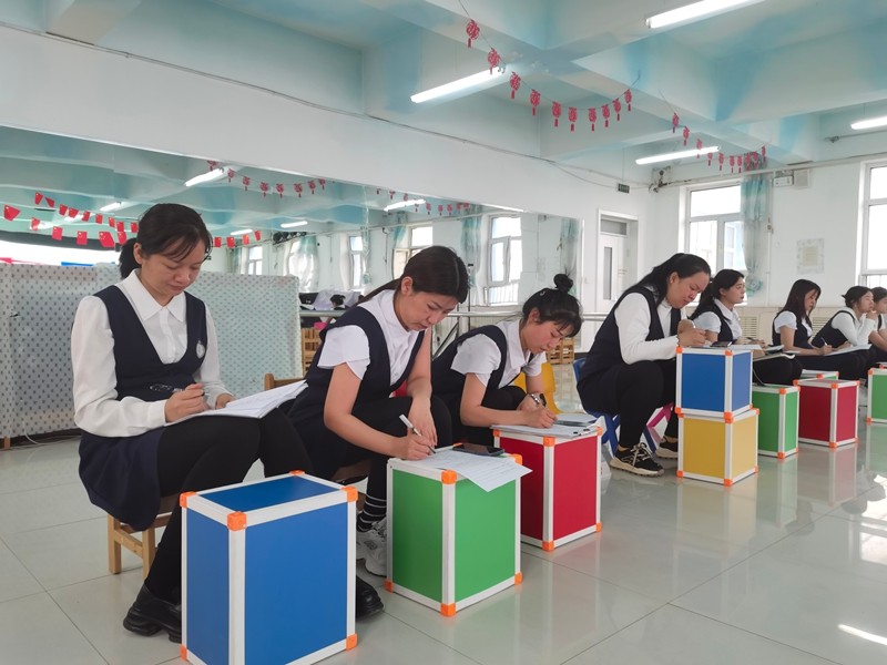前进农场有限公司幼儿园开展教师能力提升园本培训活动(图2)