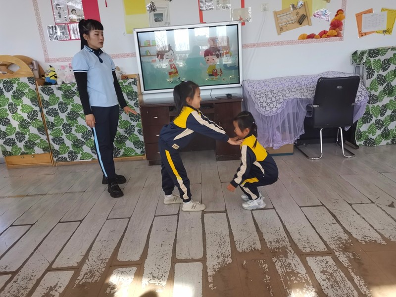 前进农场有限公司幼儿园开展“防校园欺凌 守成长净土”主题教育活动(图1)