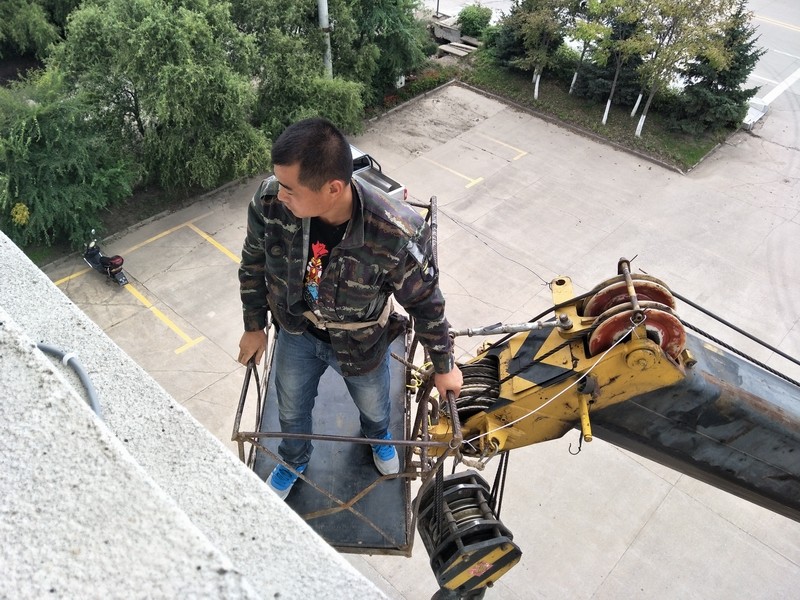 农场对场区亮化进行翻新维护(图3)