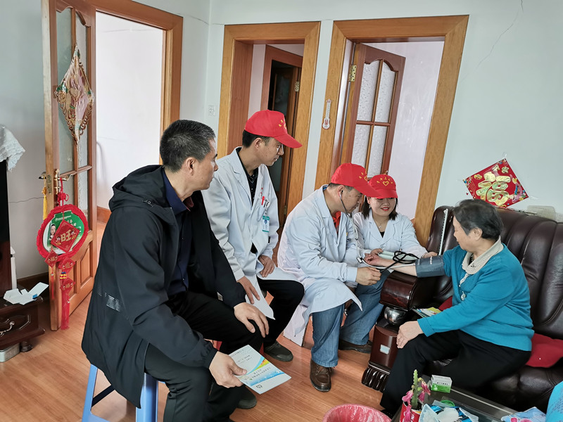 红卫社区卫生服务中心“小红帽”进社区 情暖“母亲节”(图2)