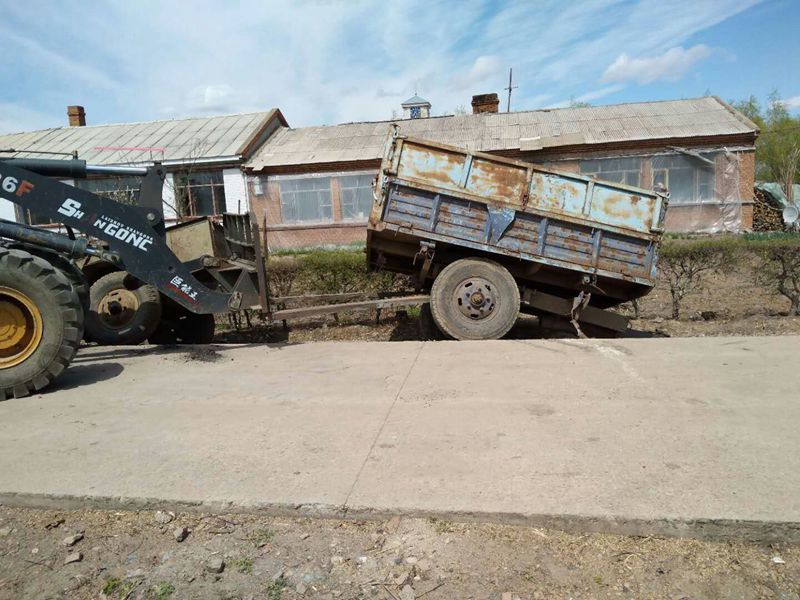 红卫农场社区开展清理“僵尸车”专项行动   营造文明公共环境(图2)