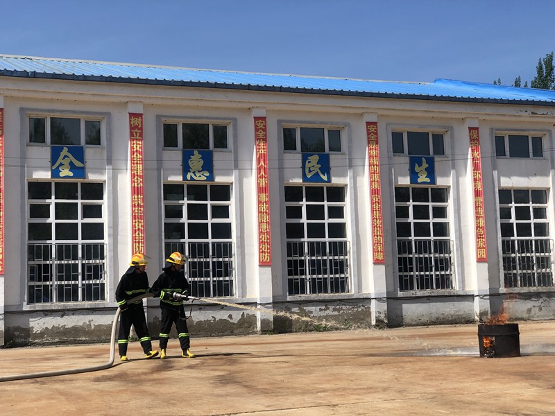 红卫农场水暖站消防应急演练 筑牢安全防线 (图2)