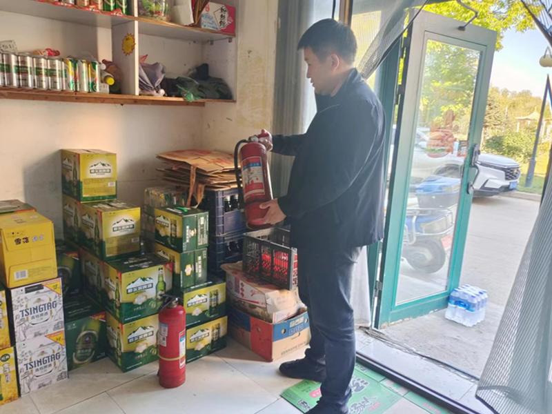 红卫农场有限公司第三居民委：开展安全隐患排查，上紧社区“安全弦”(图3)