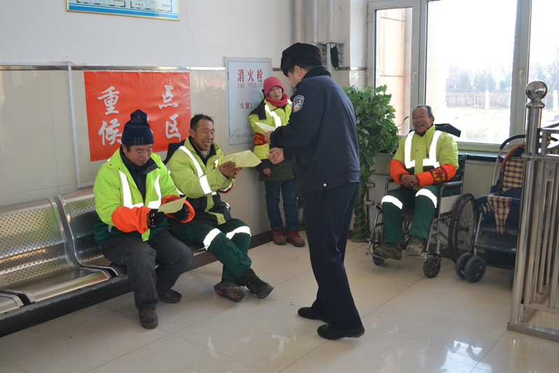 红卫派出所开展“健康人生、绿色无毒”理念宣传教育活动(图1)