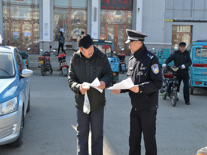 红卫派出所深入辖区人员密集处开展禁毒宣传教育活动(图2)