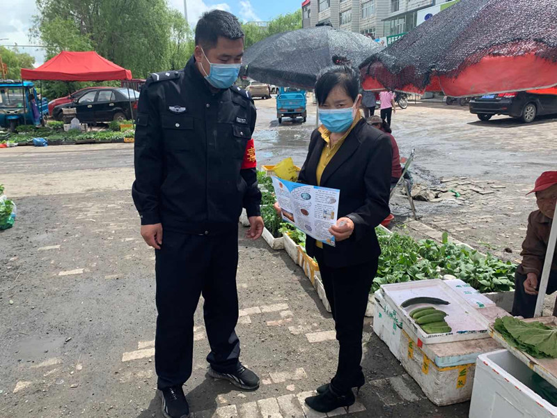 红卫派出所开展禁毒宣传活动(图1)