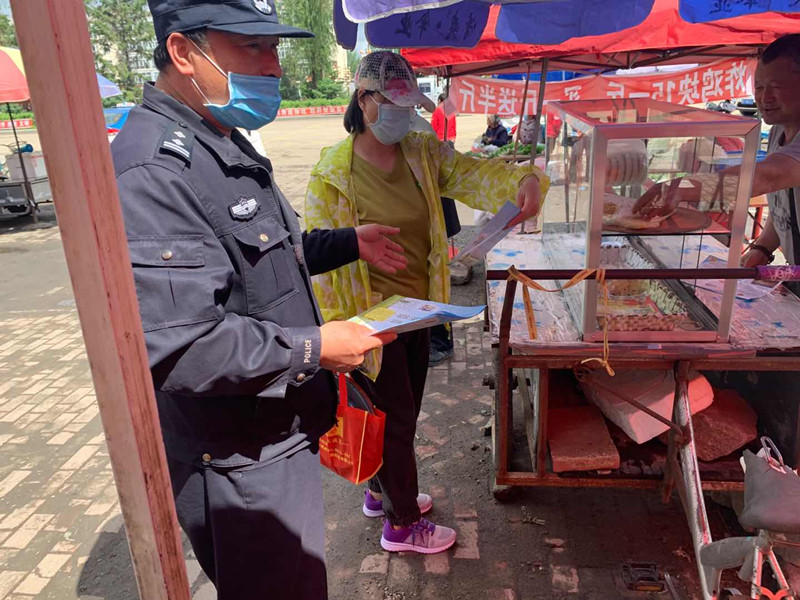 红卫派出所开展禁毒宣传活动(图2)