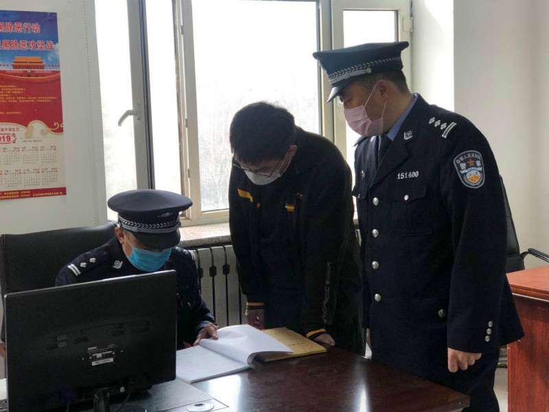 红卫农场派出所到水暖站指导反恐工作 筑牢安全防线(图1)