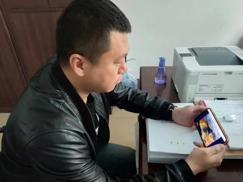 第五管理区组织观看央视综合频道播放国家安全专题宣传片(图2)
