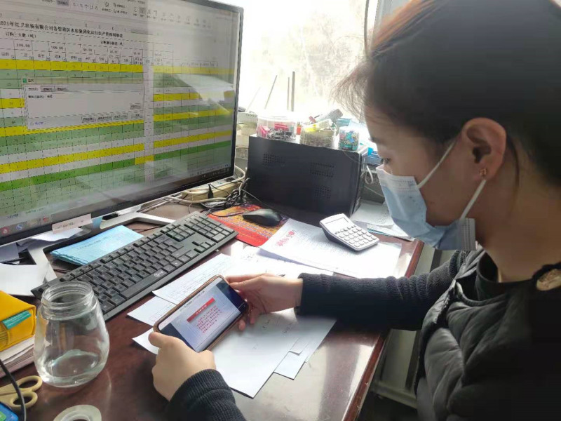 第五管理区组织观看央视综合频道播放国家安全专题宣传片(图3)