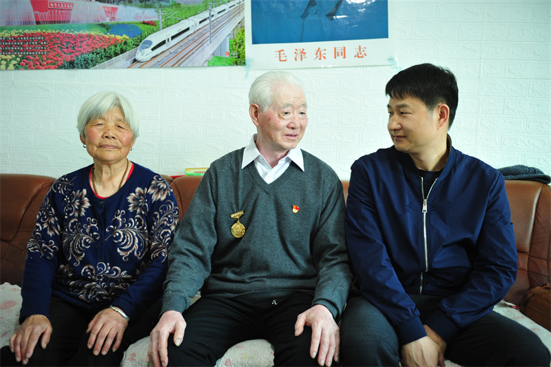 前进农场有限公司学习贯彻六中全会精神 办好为民实事(图3)