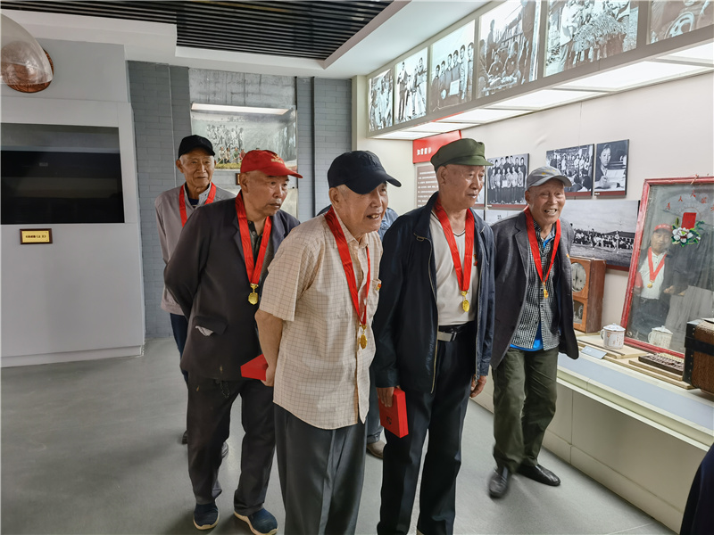 前进农场有限公司开展“三个聚焦”主题党史学习教育宣传活动(图1)