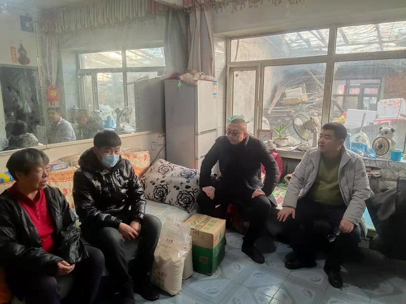 前进农场有限公司第十管理区 走访慰问送温暖 真心关怀暖人心(图1)