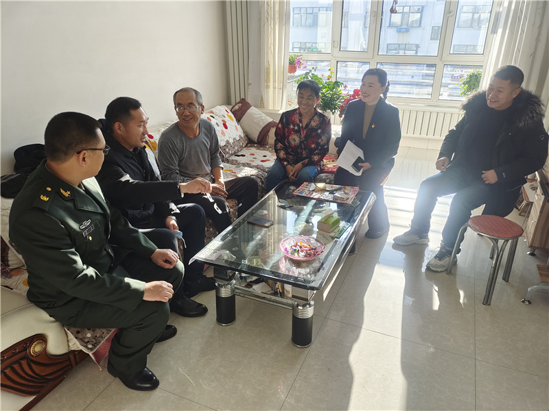 前进农场有限公司节前慰问军人军属送温暖送关怀(图1)