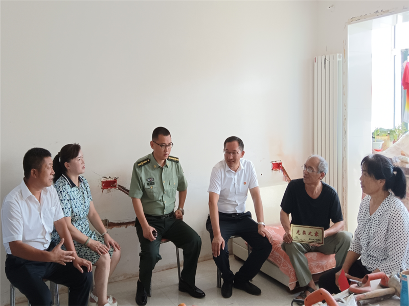 前进农场有限公司庆“八一”走进军属家庭送温暖(图3)