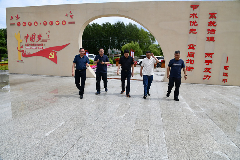 新华社黑龙江分社记者到前进农场有限公司调研采访(图4)
