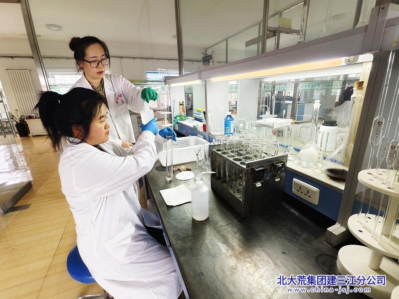 胜利农场有限公司开展测土配方 为农户减“肥”增收(图1)