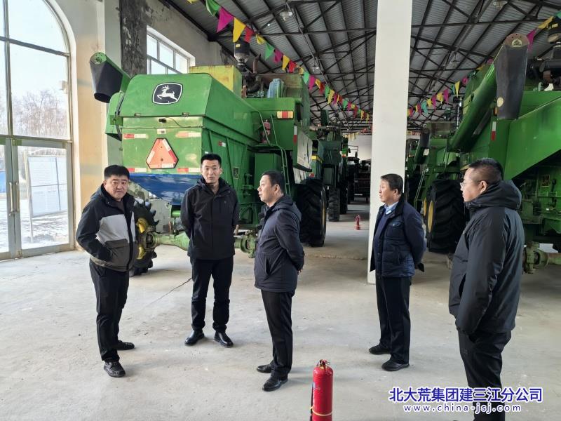 七星农场有限公司念好“十字决” 确保冬季农机封存“百分百”(图3)